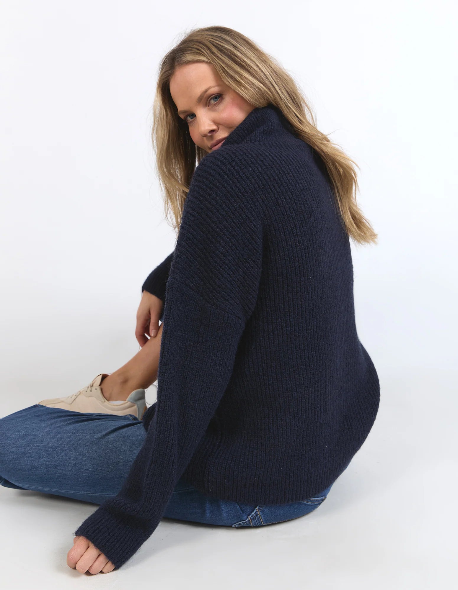 ELM Bron Button Knit Dark Sapphire 8139031.NAVY