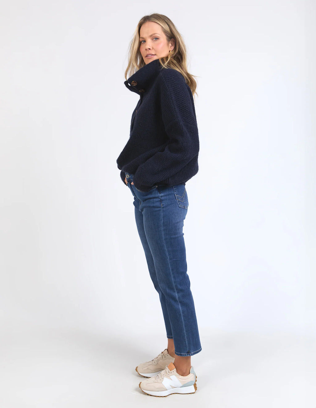 ELM Bron Button Knit Dark Sapphire 8139031.NAVY