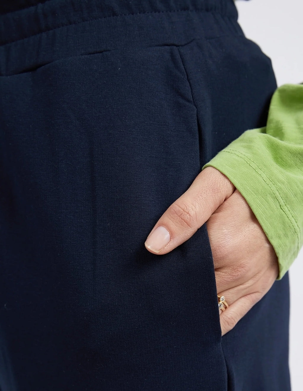 ELM The Lobby Pant 81X4130.NAVY